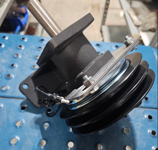 Clutch Pedestal 12V FM5/8